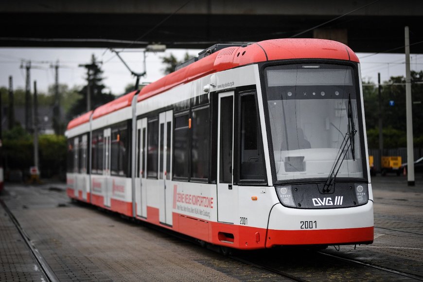 Bombardier liefert die erste neue FLEXITY-Niederflurstraßenbahn nach Duisburg